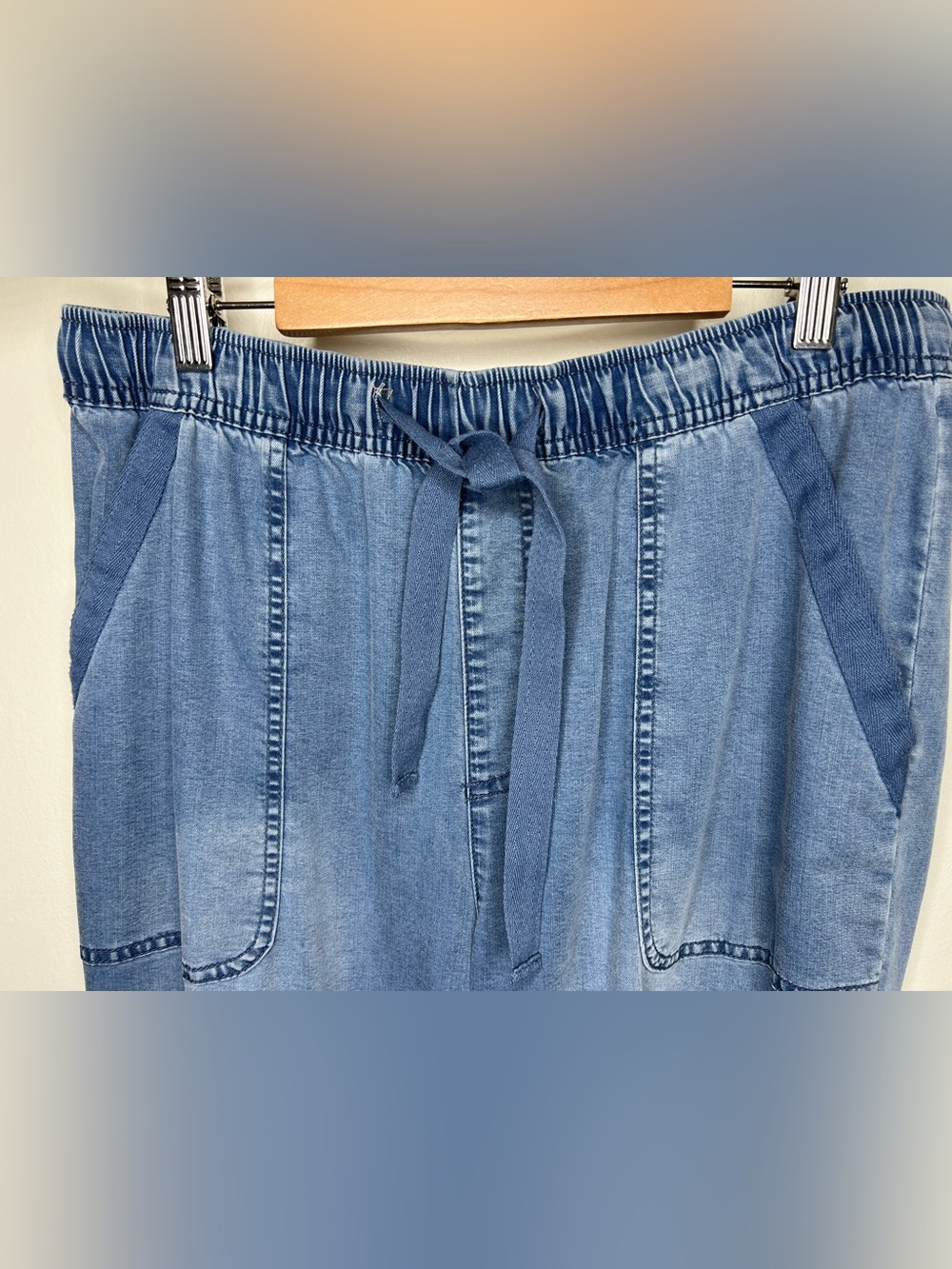 Time and True Pull on Jogger Jeans - Picture 3 of 7